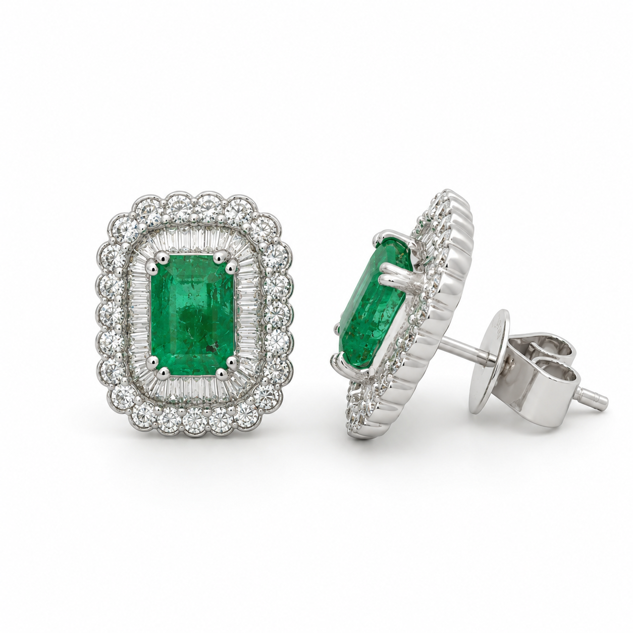 Aretes Esmerald Court