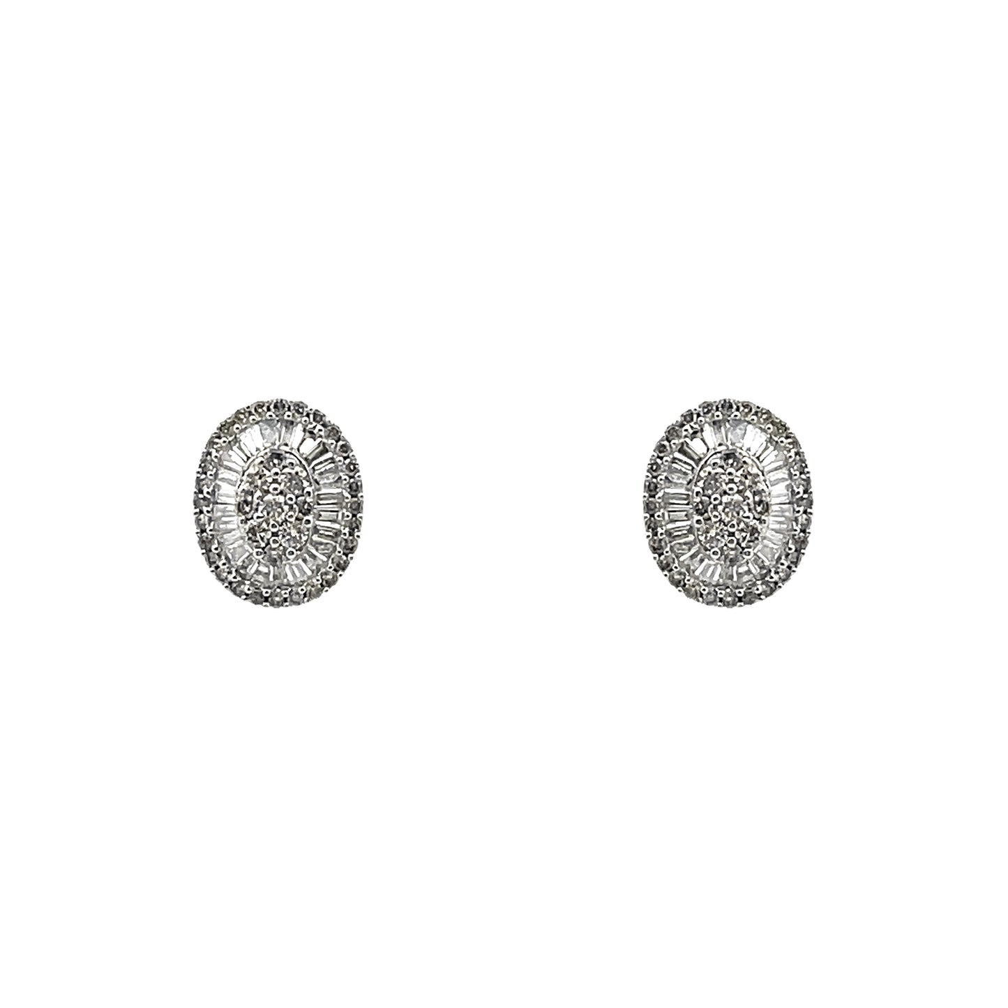 Aretes ovalados de diamante