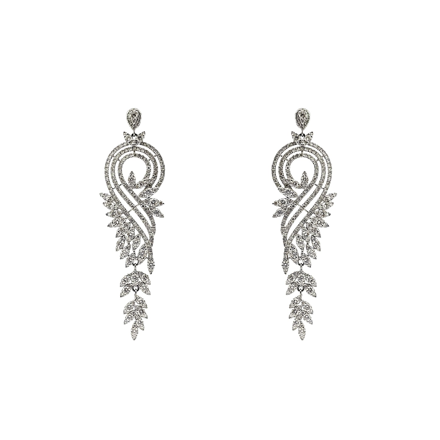 Aretes colgantes con diamantes