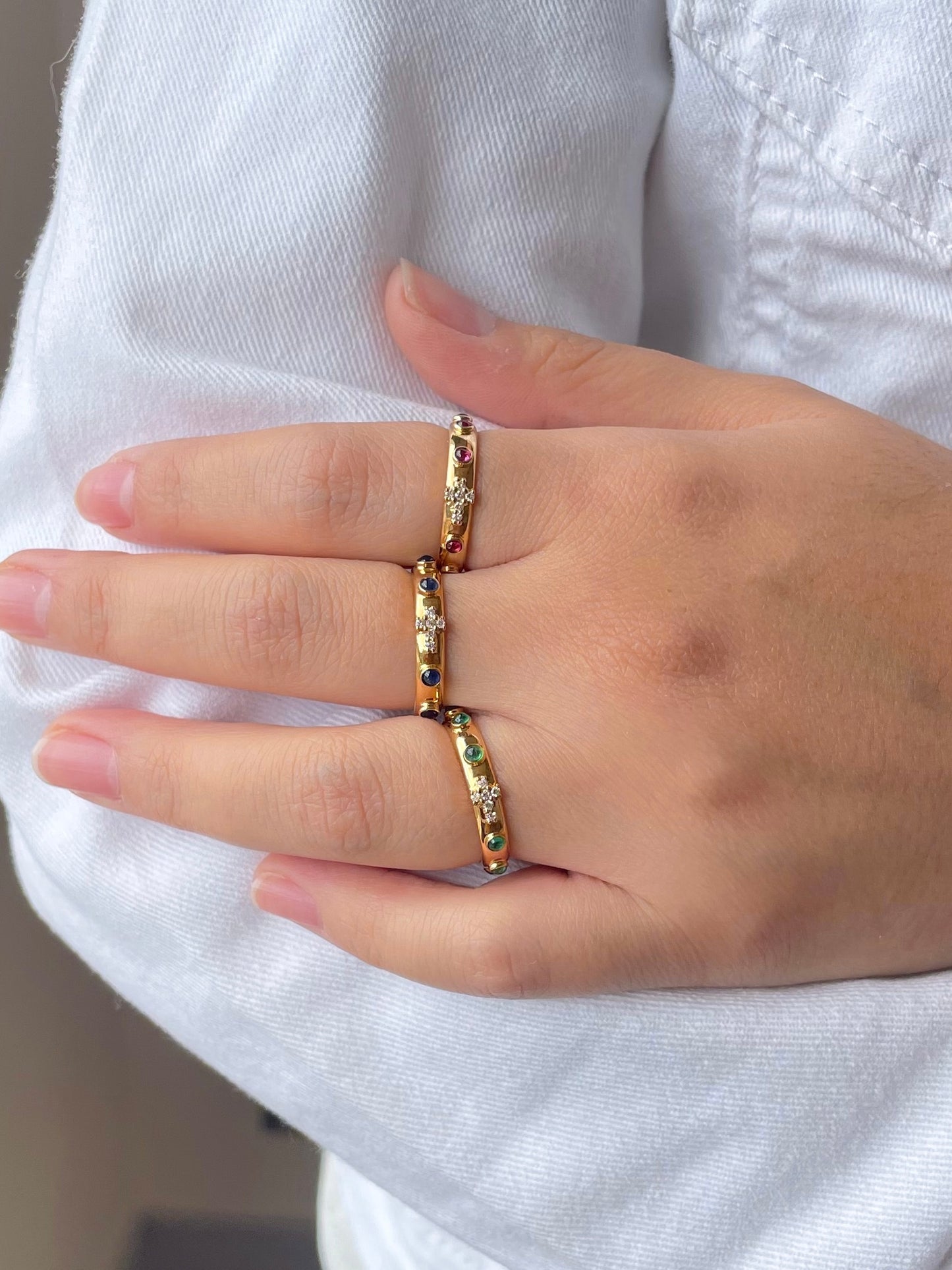 Anillo misterio de esmeraldas