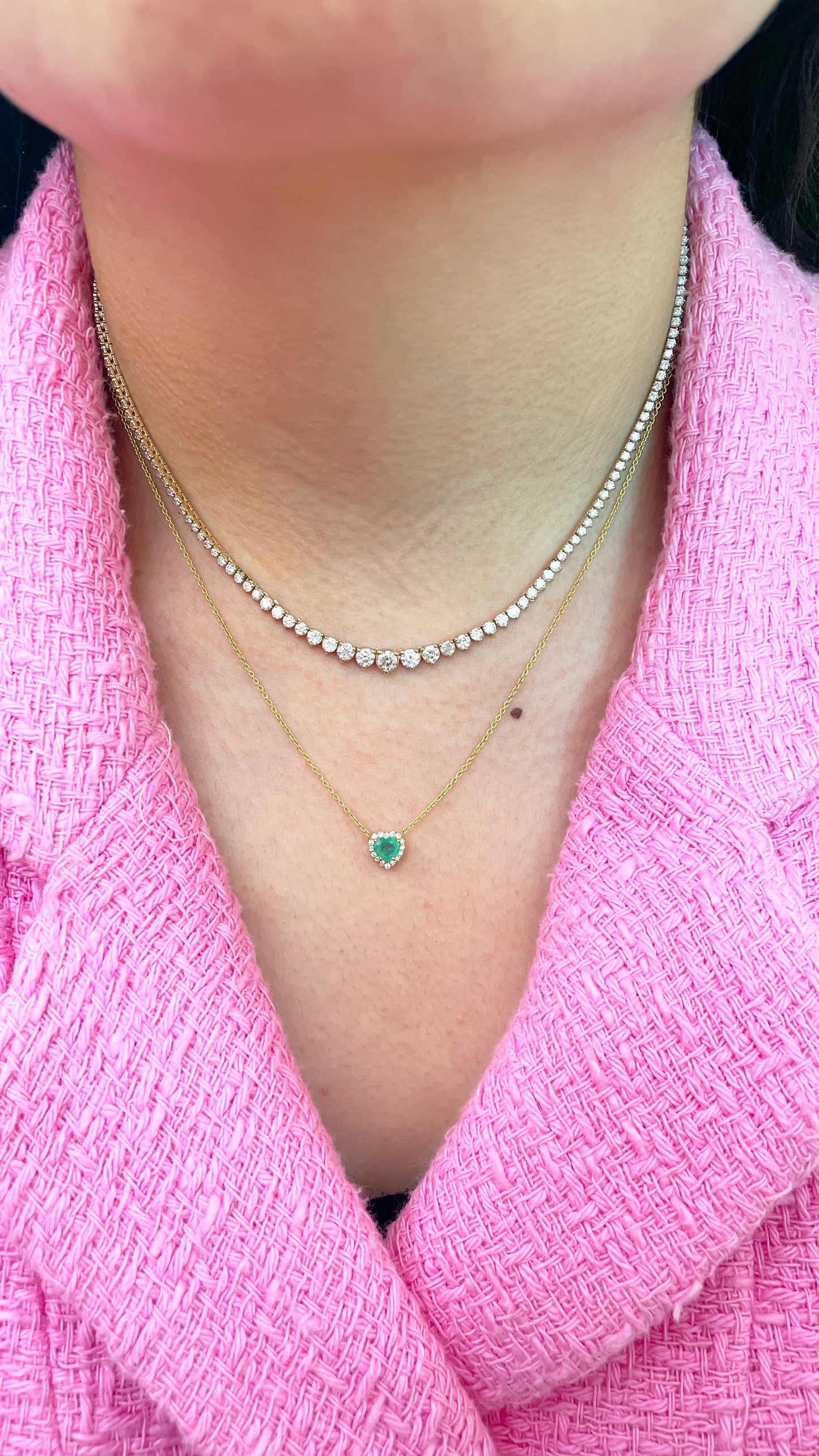 Collar con corazón de esmeralda