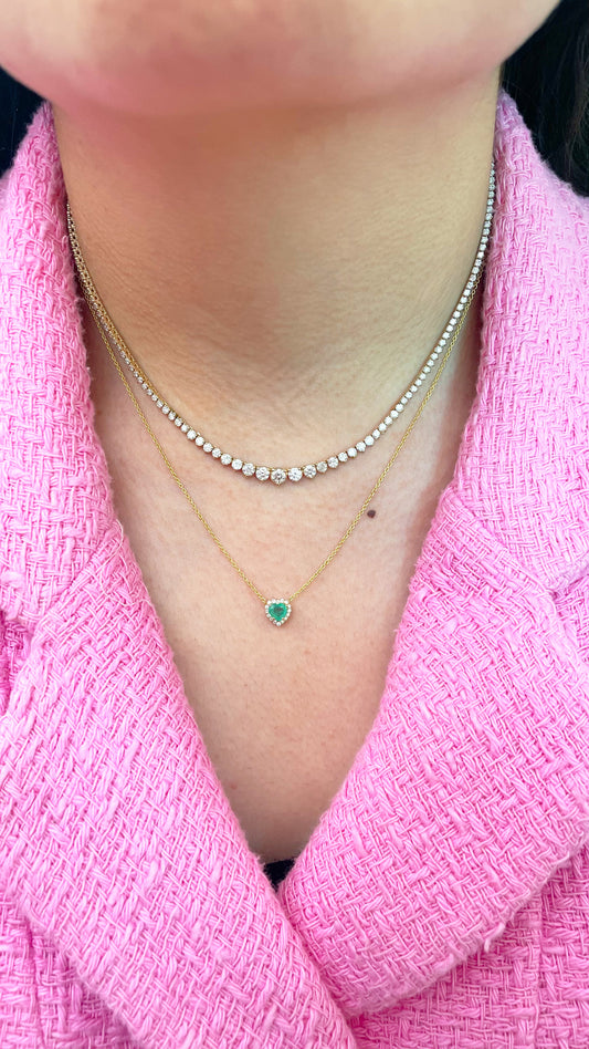 Collar con corazón de esmeralda