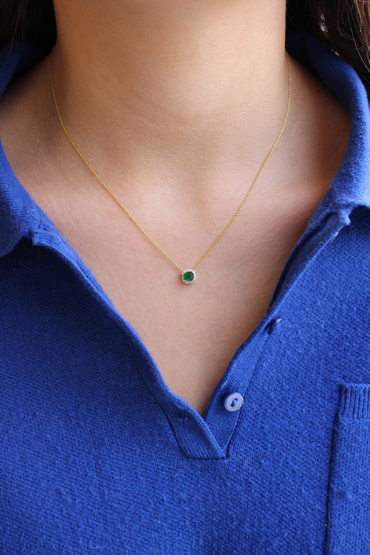 Collar con esmeralda y diamantes