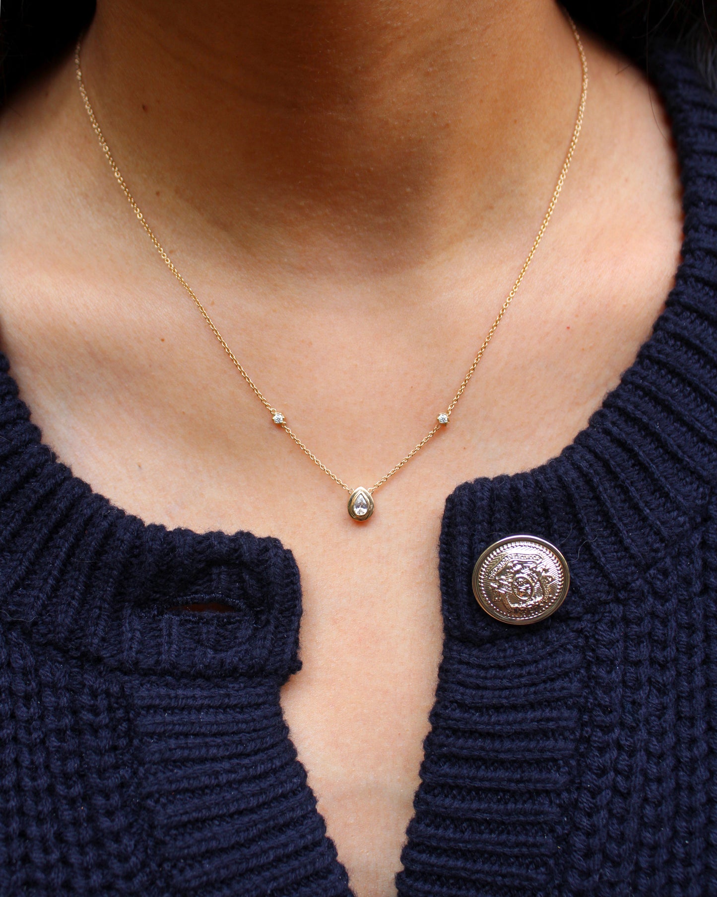 Collar largo con diamantes