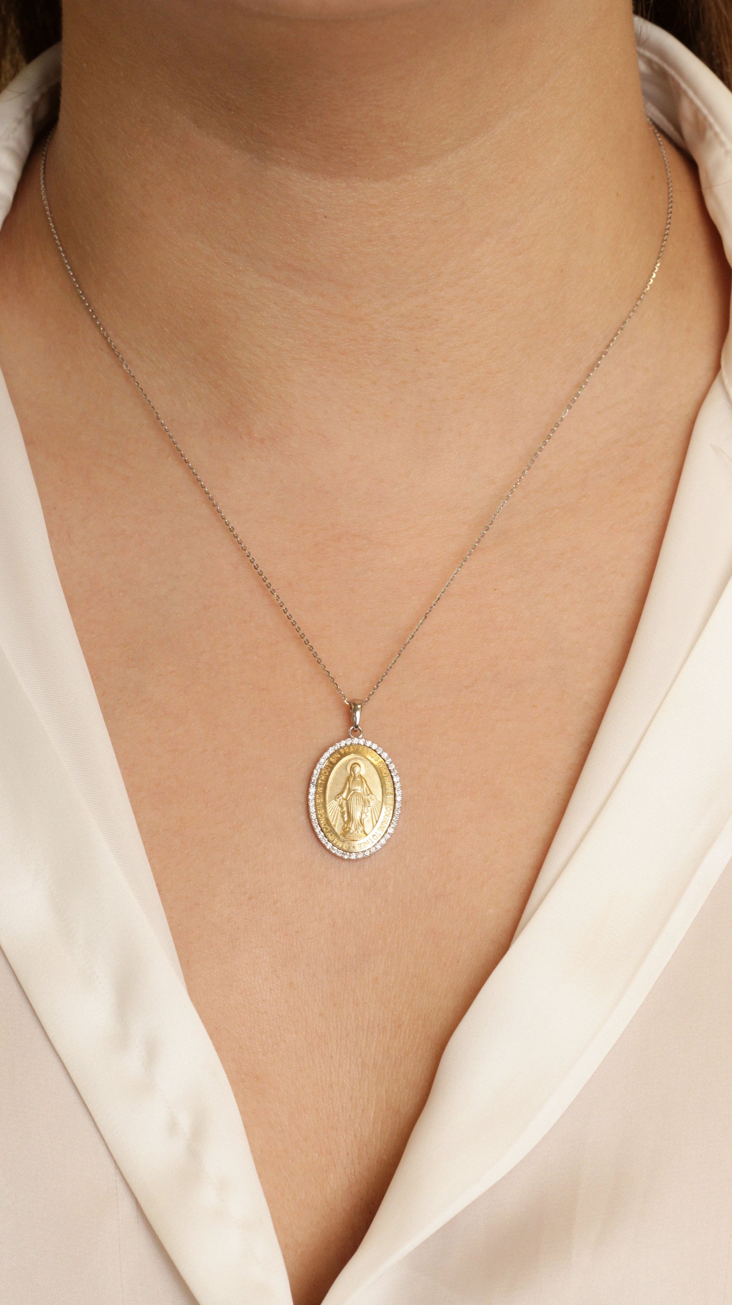 Collar Virgen María