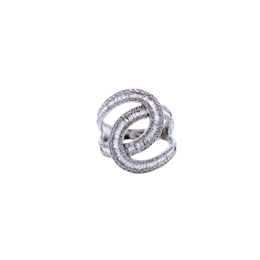 Anillo de circulos con diamantes