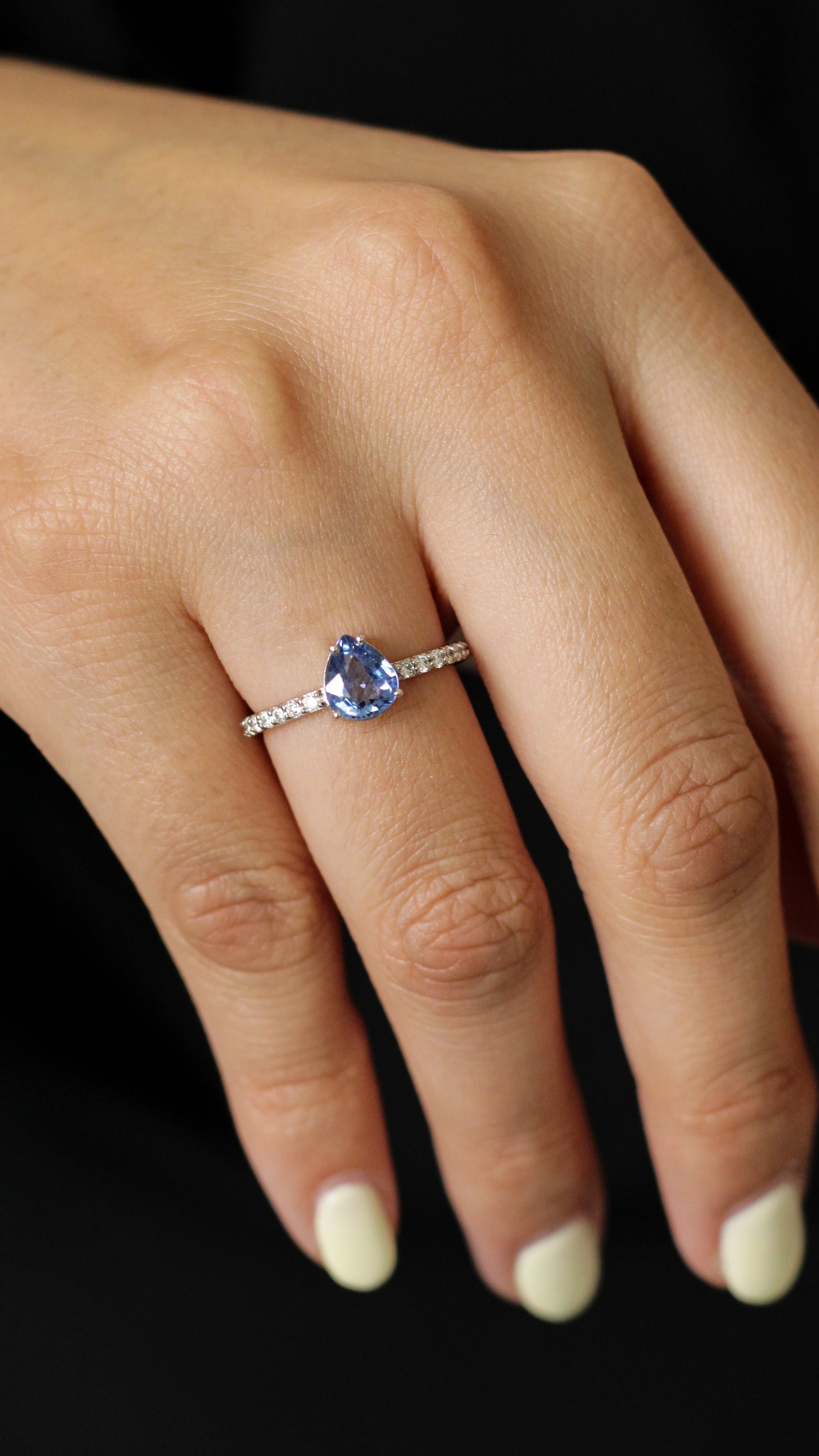 Anillo Ellie