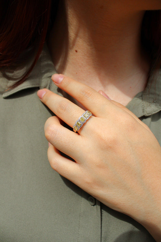 Anillo de diamante canario