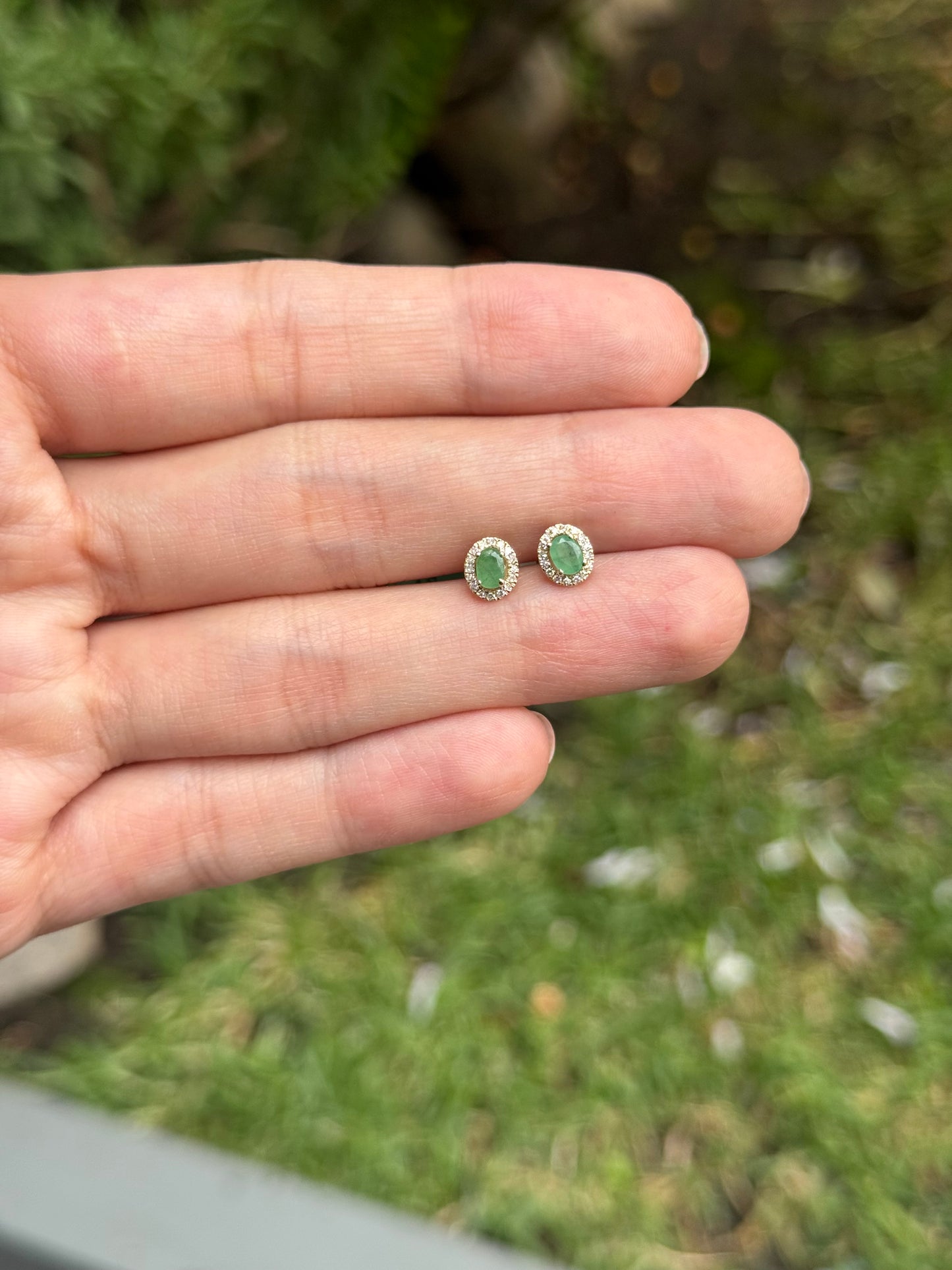 ARETES SOFIS ESMERALDA