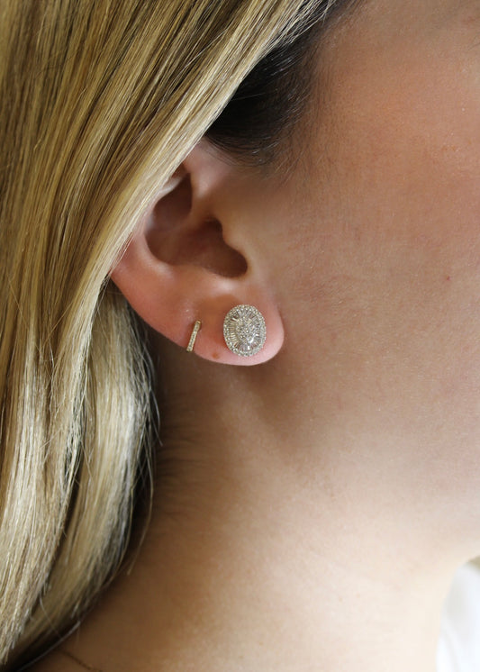 Aretes ovalados de diamante