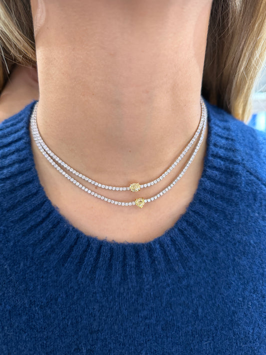 Collar con diamante canario