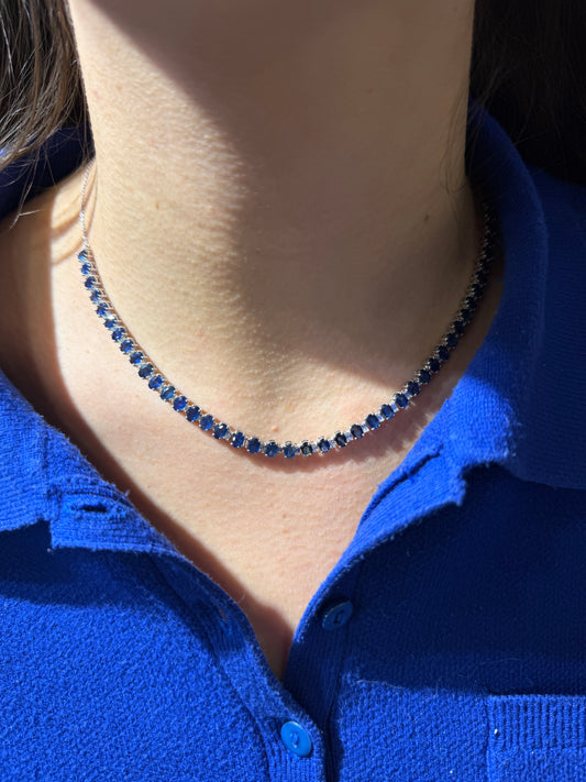 Collar medio de zafiro y diamante