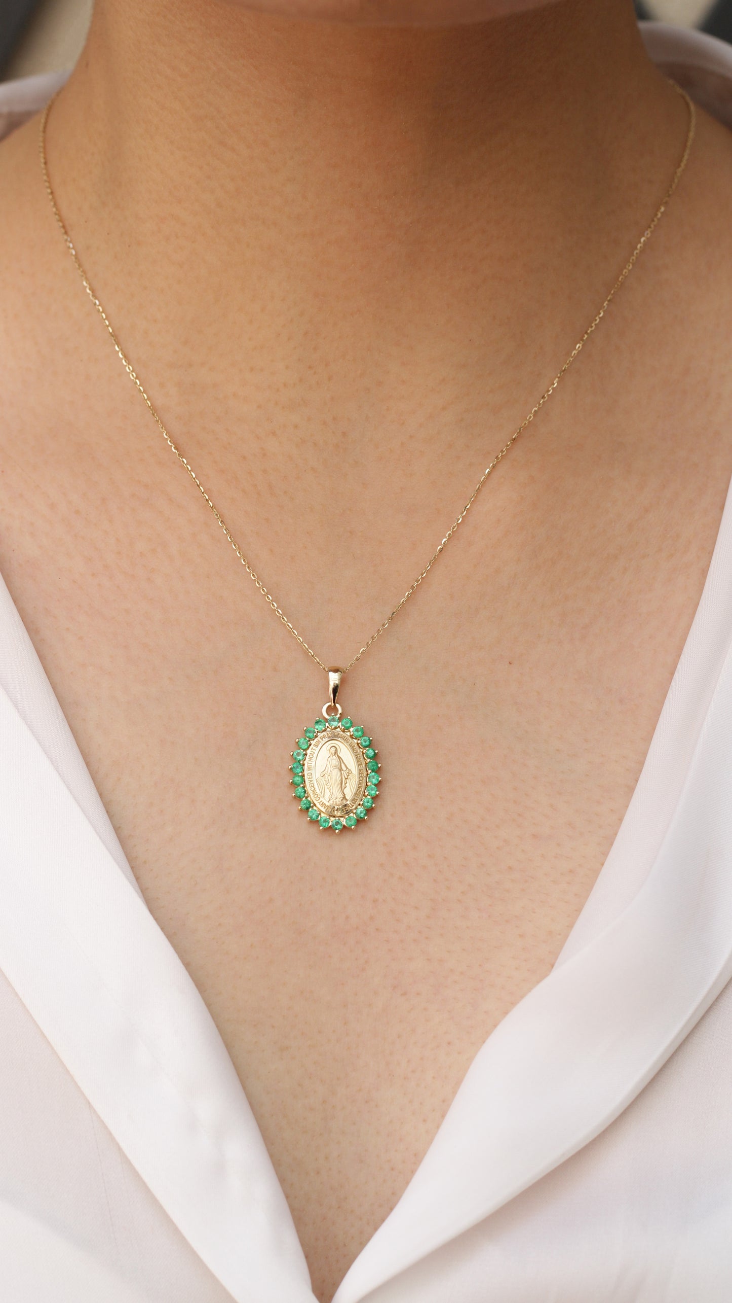 Collar Virgen María
