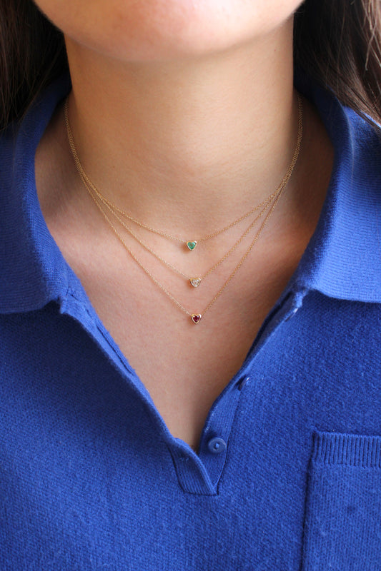 Collar con corazón de esmeralda