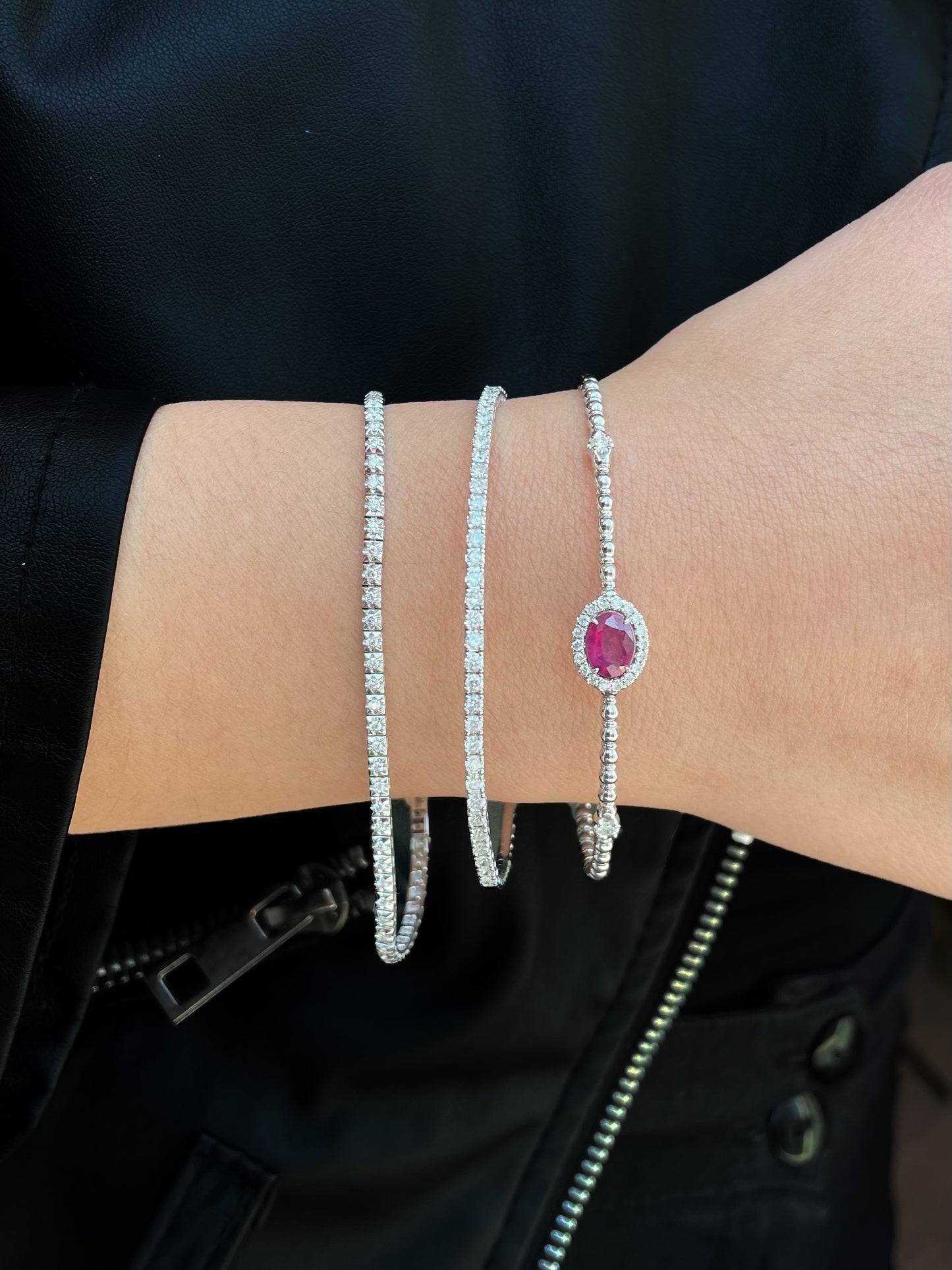 Pulsera rígida de rubí y diamante