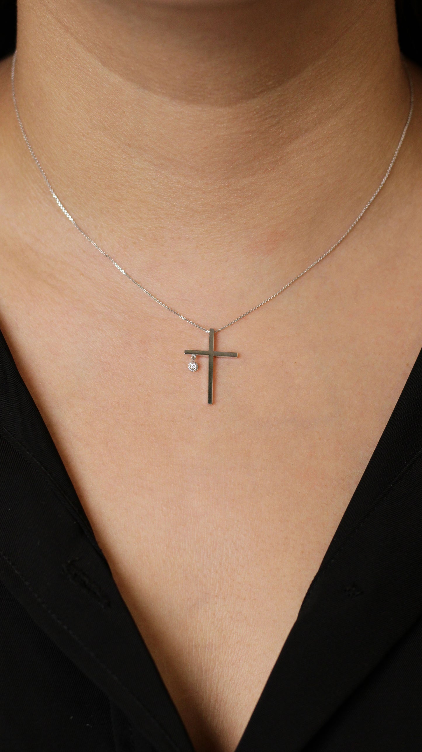 Collar Cruz y Diamante
