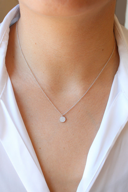 Collar con círculo de diamante