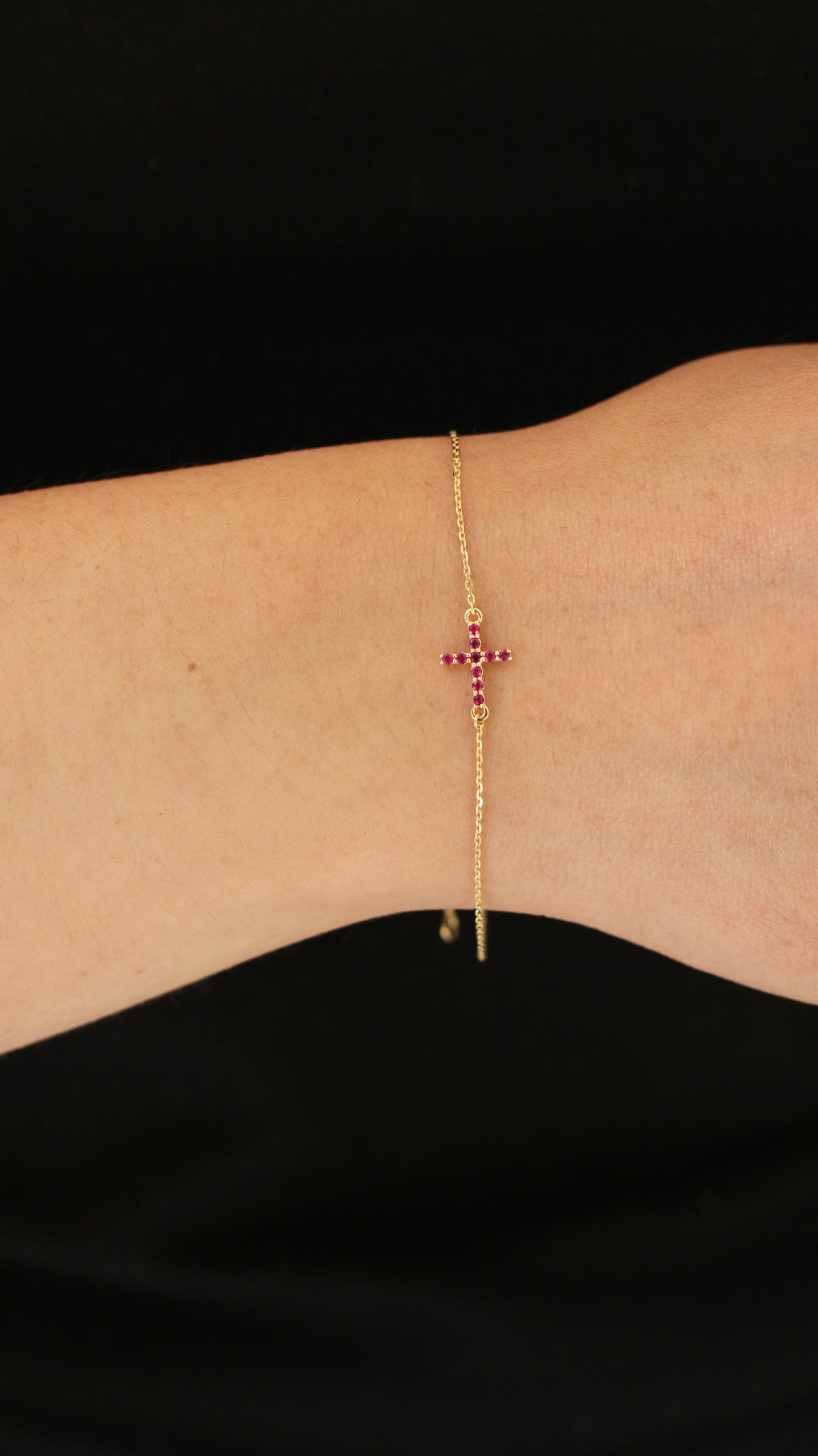 Pulsera Cruz Rubí